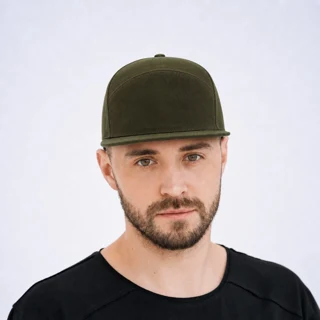 Бейсболка зеленая с прямым козырьком под заказ