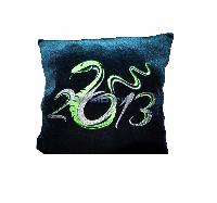 Подушка сувенирная из бархата с вышитым символом года